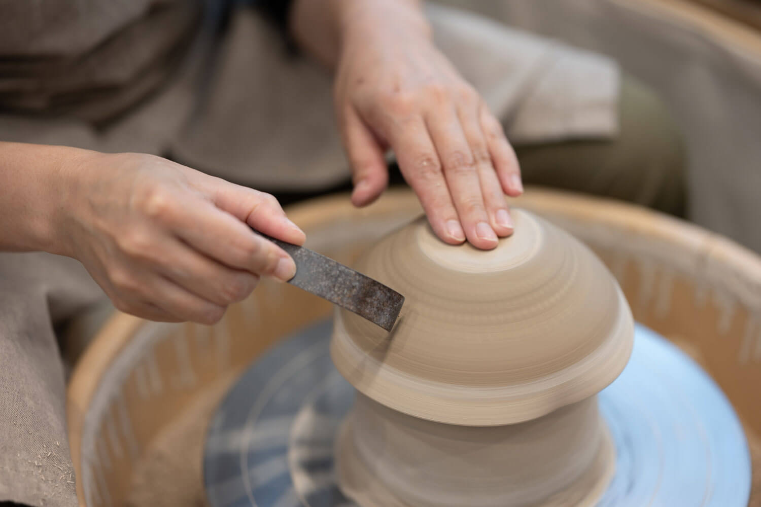 異なる出自が響き合う伝統と革新の夫婦窯 京都・東山『蘇嶐窯』を訪ねて