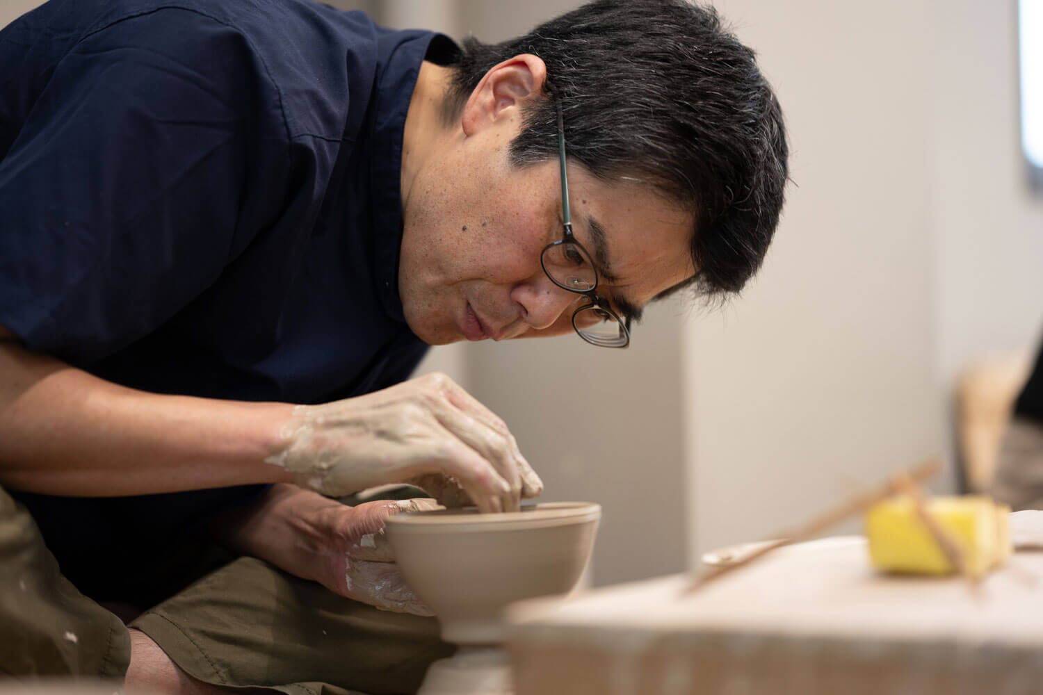 異なる出自が響き合う伝統と革新の夫婦窯 京都・東山『蘇嶐窯』を訪ねて