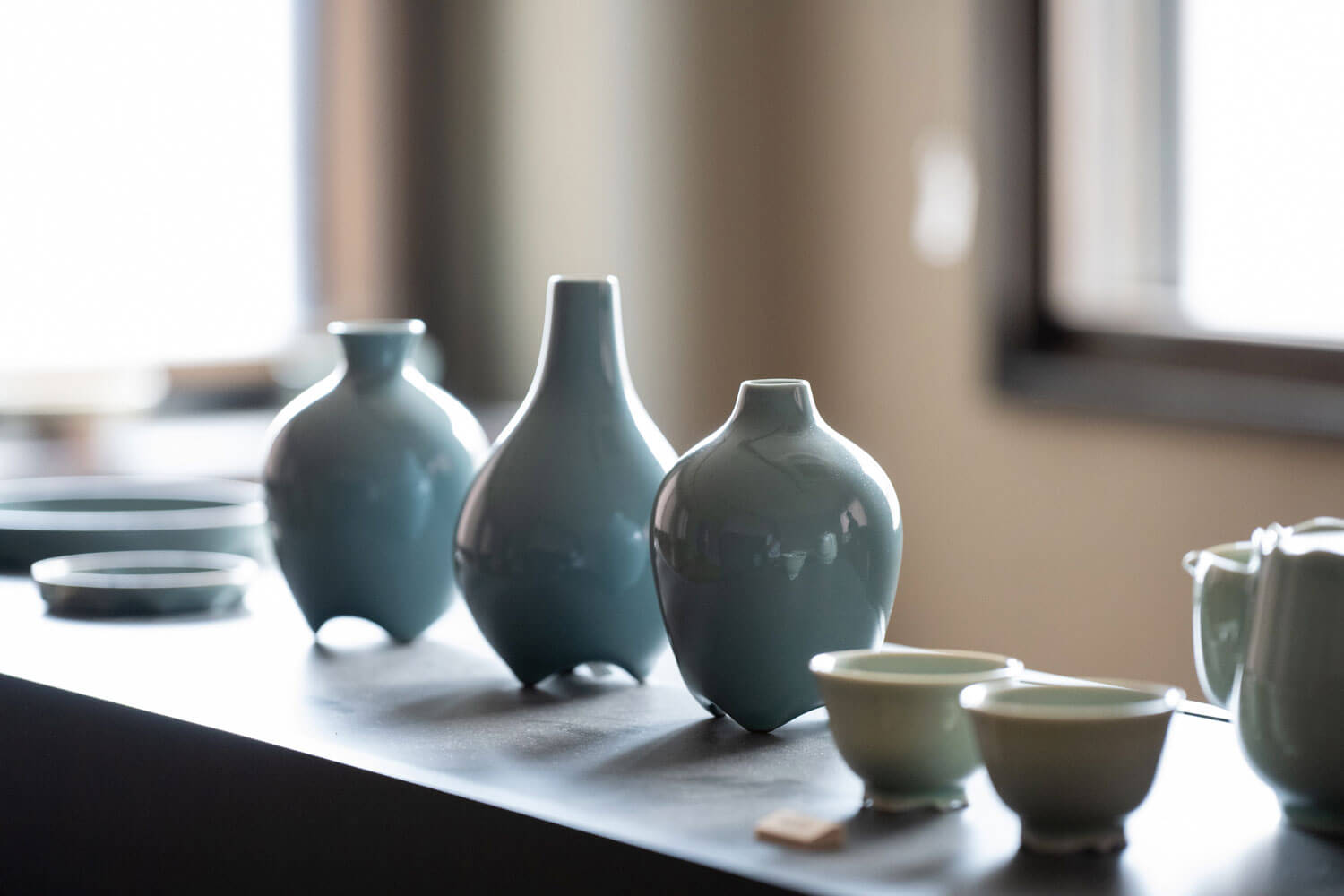 異なる出自が響き合う伝統と革新の夫婦窯 京都・東山『蘇嶐窯』を訪ねて