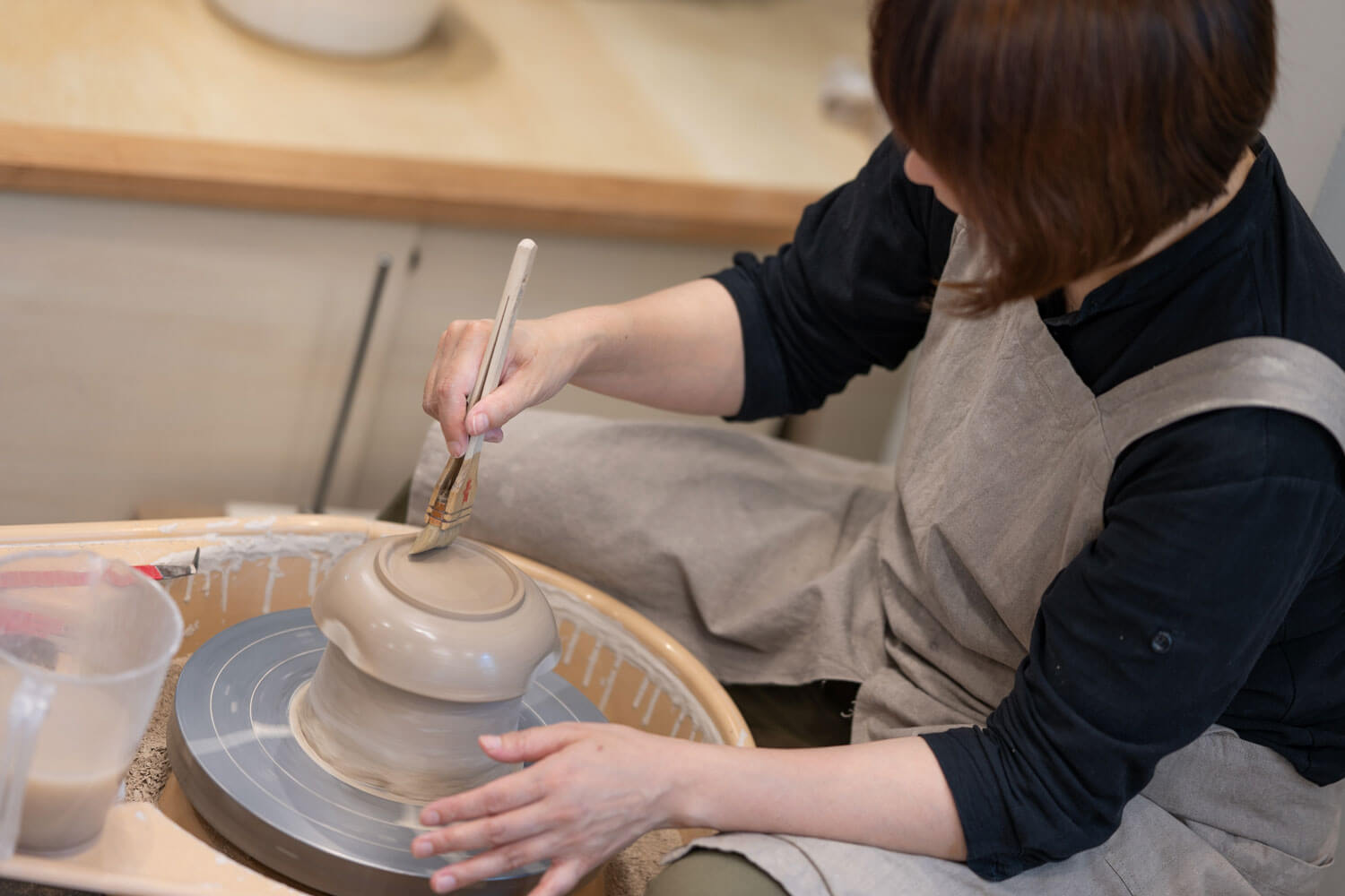 異なる出自が響き合う伝統と革新の夫婦窯 京都・東山『蘇嶐窯』を訪ねて