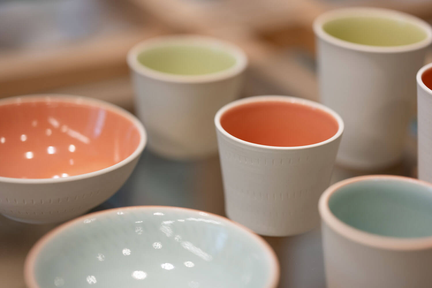 異なる出自が響き合う伝統と革新の夫婦窯 京都・東山『蘇嶐窯』を訪ねて