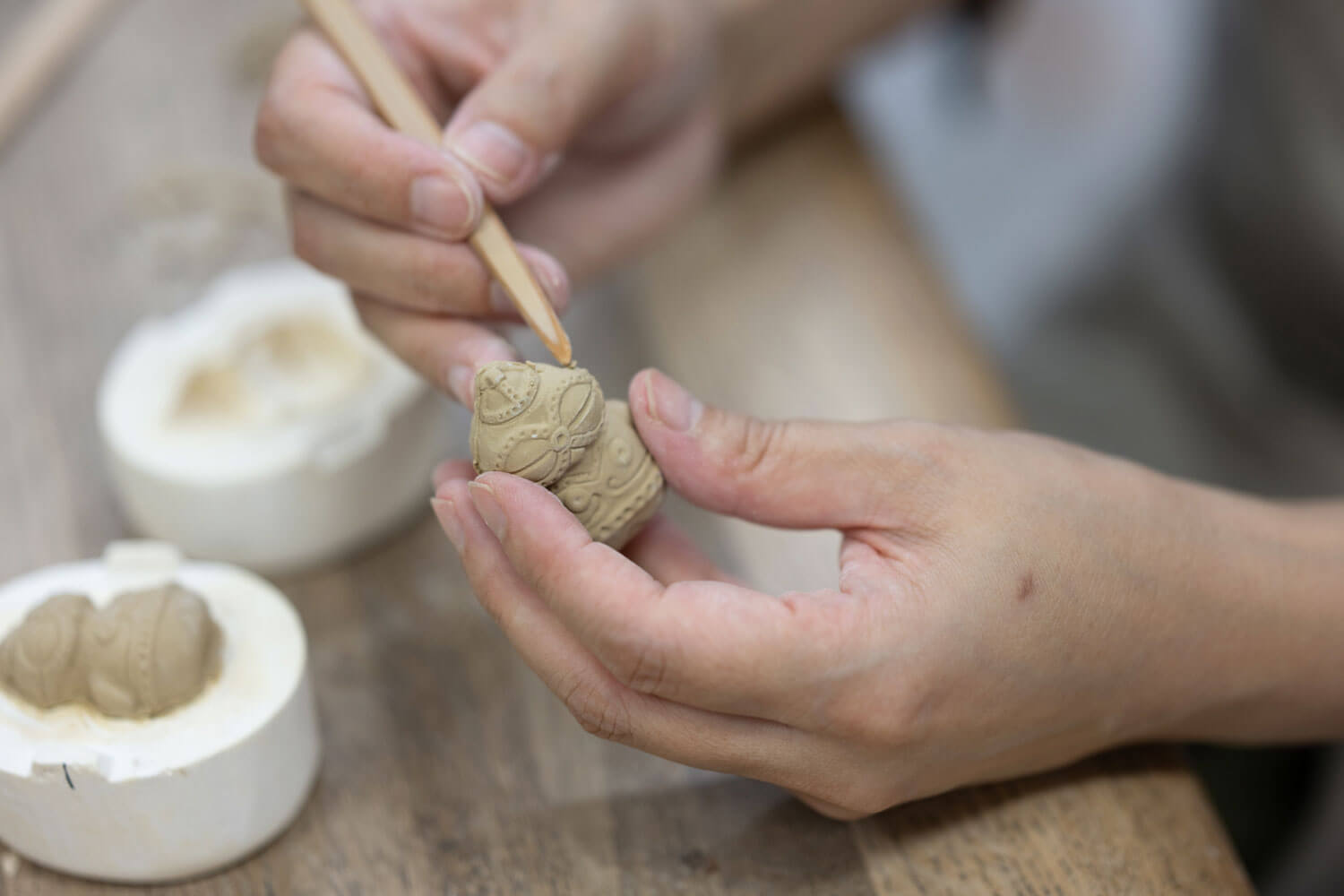 異なる出自が響き合う伝統と革新の夫婦窯 京都・東山『蘇嶐窯』を訪ねて