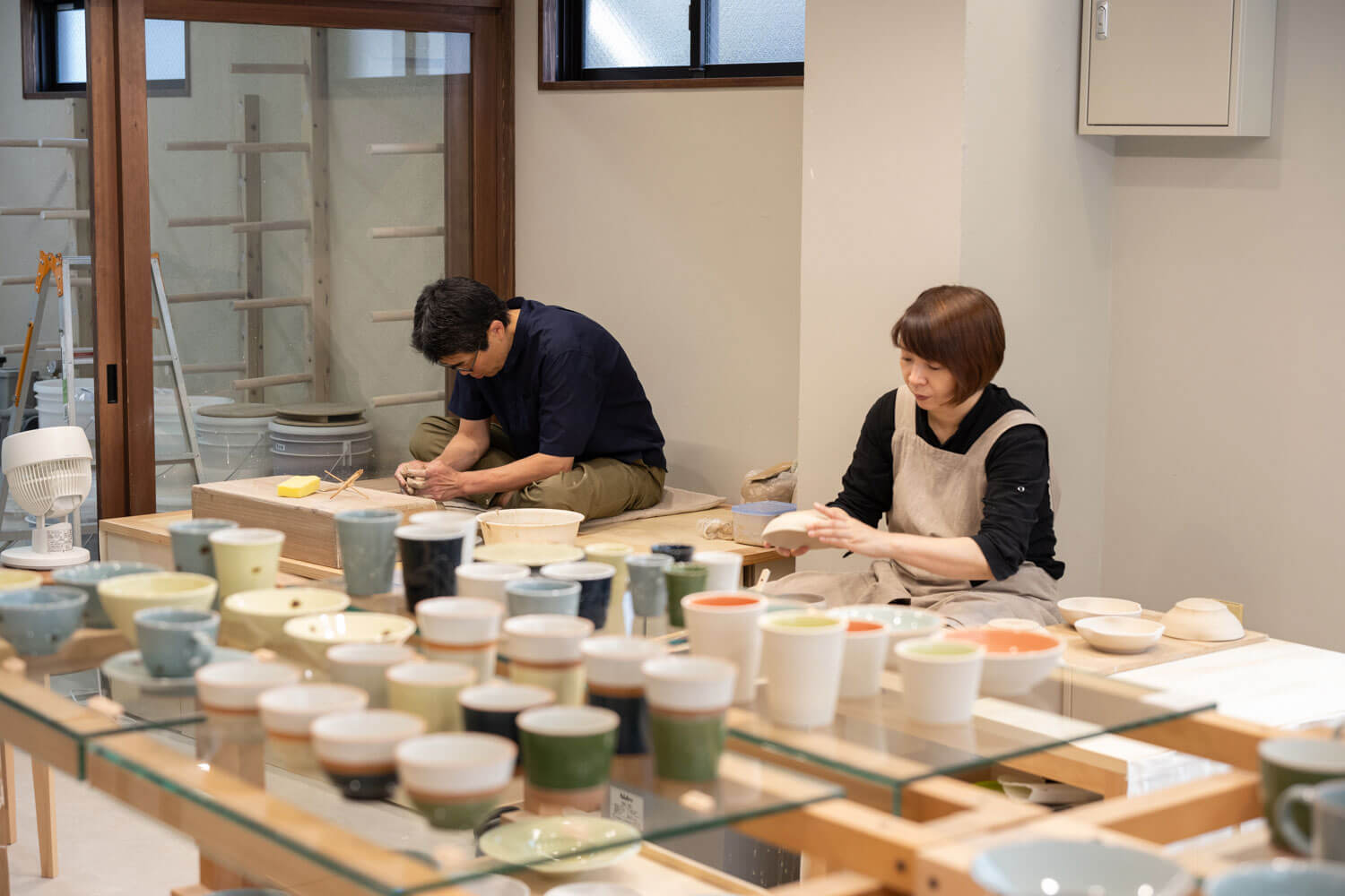 異なる出自が響き合う伝統と革新の夫婦窯 京都・東山『蘇嶐窯』を訪ねて