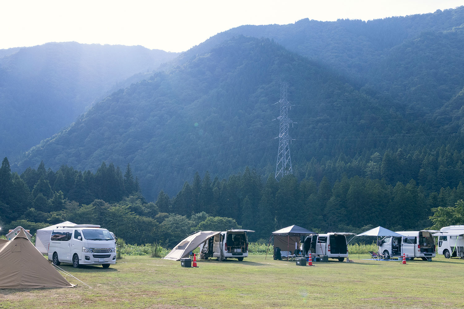 温泉隣接のRVパークにキャンピングカー集結！笑顔が交わるマル得イベントに潜入