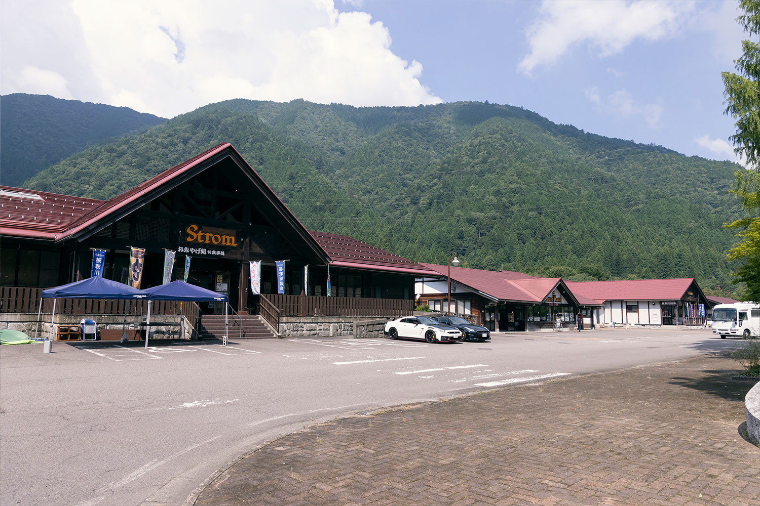 温泉隣接のRVパークにキャンピングカー集結！笑顔が交わるマル得イベントに潜入