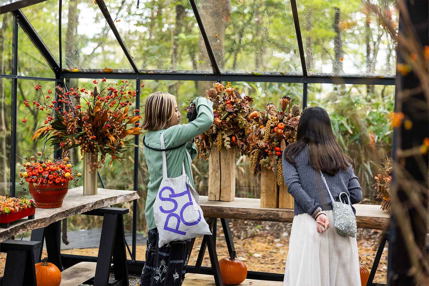 箱根の自然に包まれて。世界的フラワーアーティスト、ニコライ・バーグマンが描くアートガーデンへ