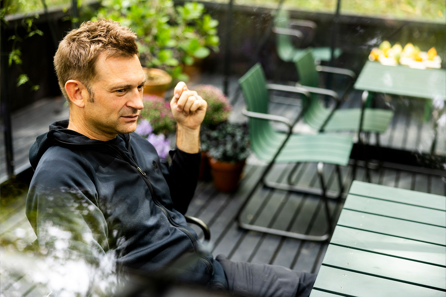 箱根の自然に包まれて。世界的フラワーアーティスト、ニコライ・バーグマンが描くアートガーデンへ