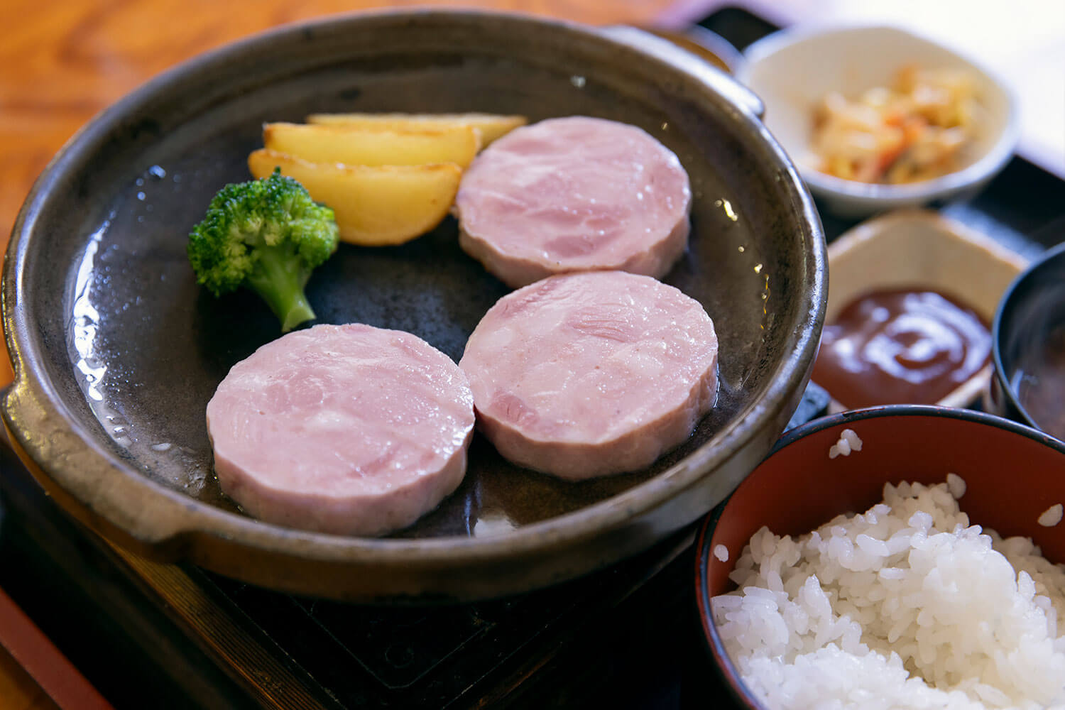 BBQも温泉もご当地グルメも。RVパークHESTA板取川温泉で楽しむ1泊2日のフリーダムキャンプ