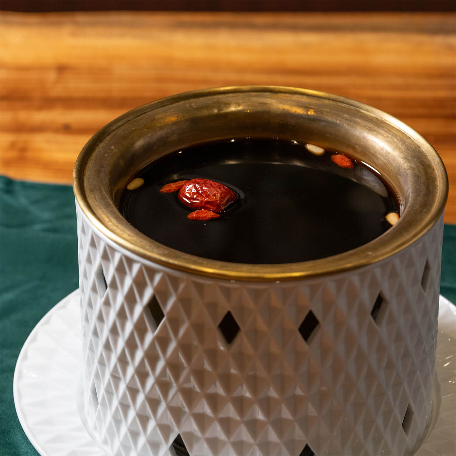 銀座の夜をあたたかく包む『HESTIA GINZA』のクリスマスディナー