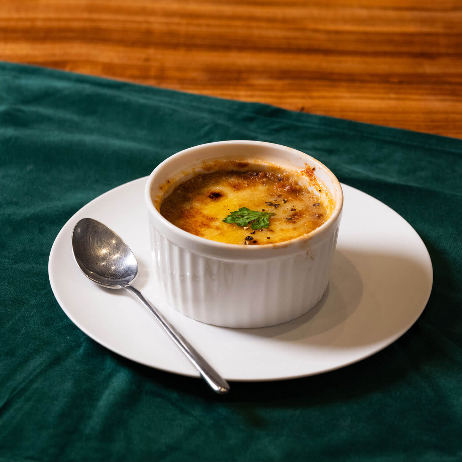 銀座の夜をあたたかく包む『HESTIA GINZA』のクリスマスディナー