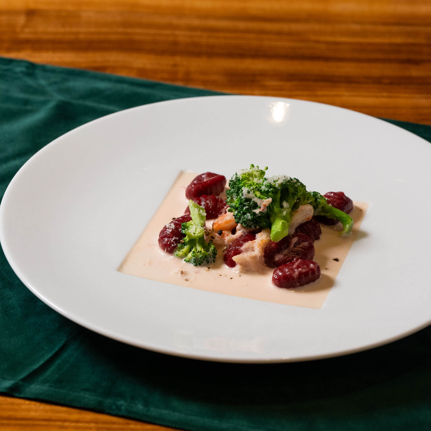 銀座の夜をあたたかく包む『HESTIA GINZA』のクリスマスディナー