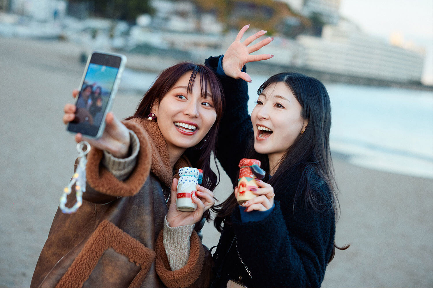あやんぬの熱海満腹旅。街を歩いて、食べて、笑って、また食べる