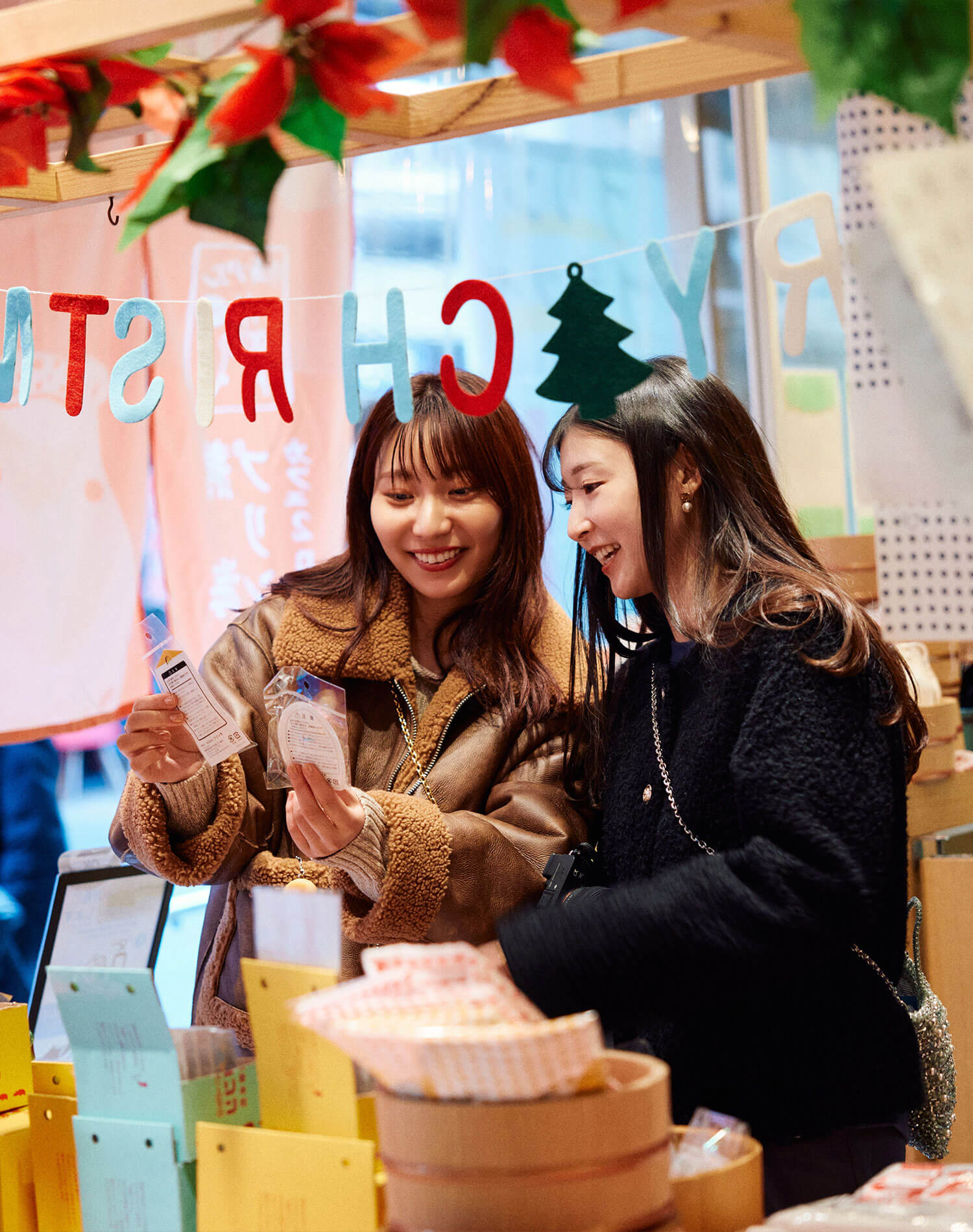 あやんぬの熱海満腹旅。街を歩いて、食べて、笑って、また食べる