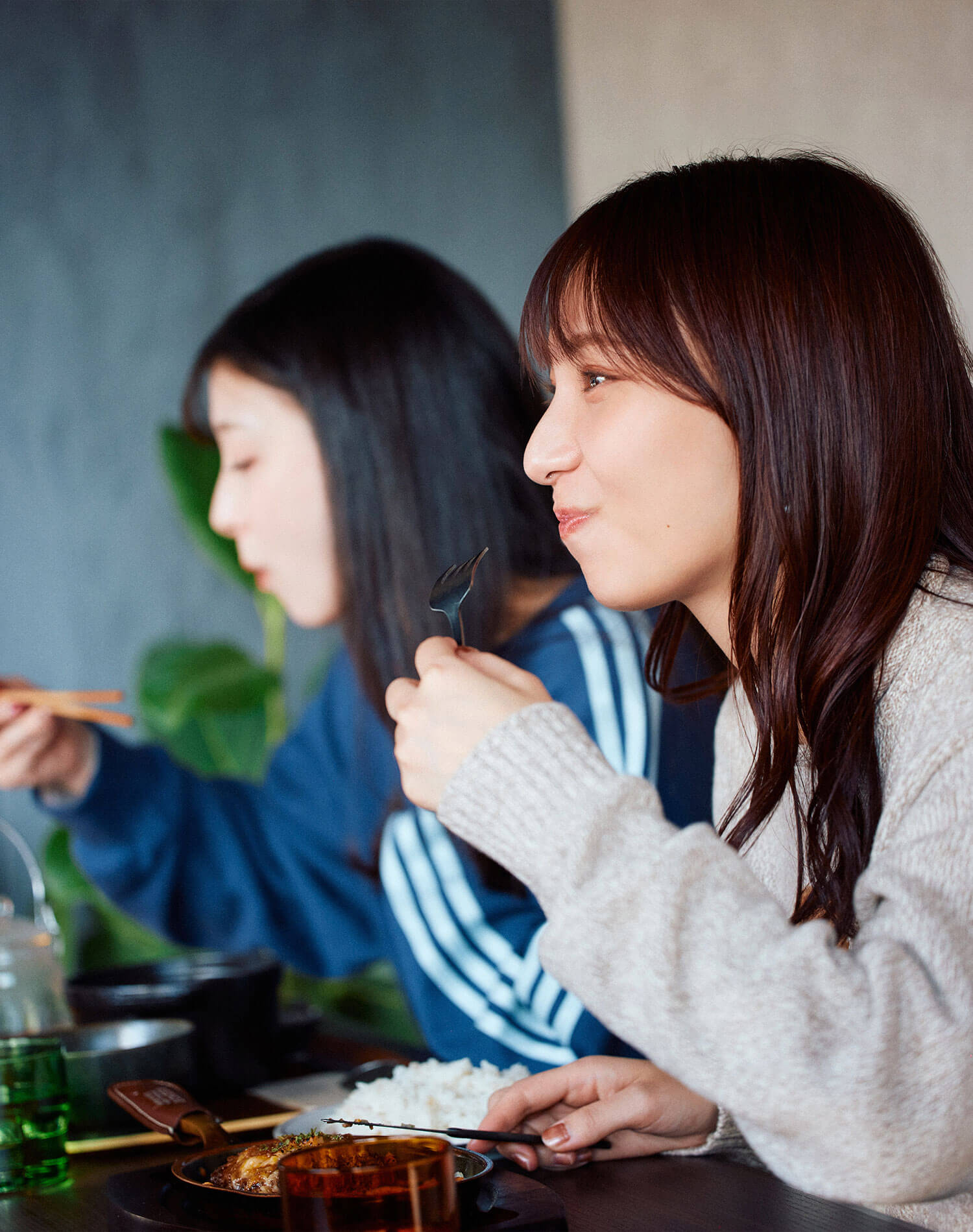 あやんぬの熱海満腹旅。街を歩いて、食べて、笑って、また食べる
