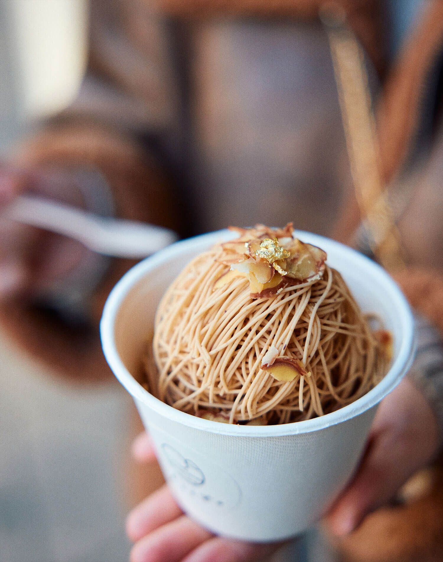 あやんぬの熱海満腹旅。街を歩いて、食べて、笑って、また食べる