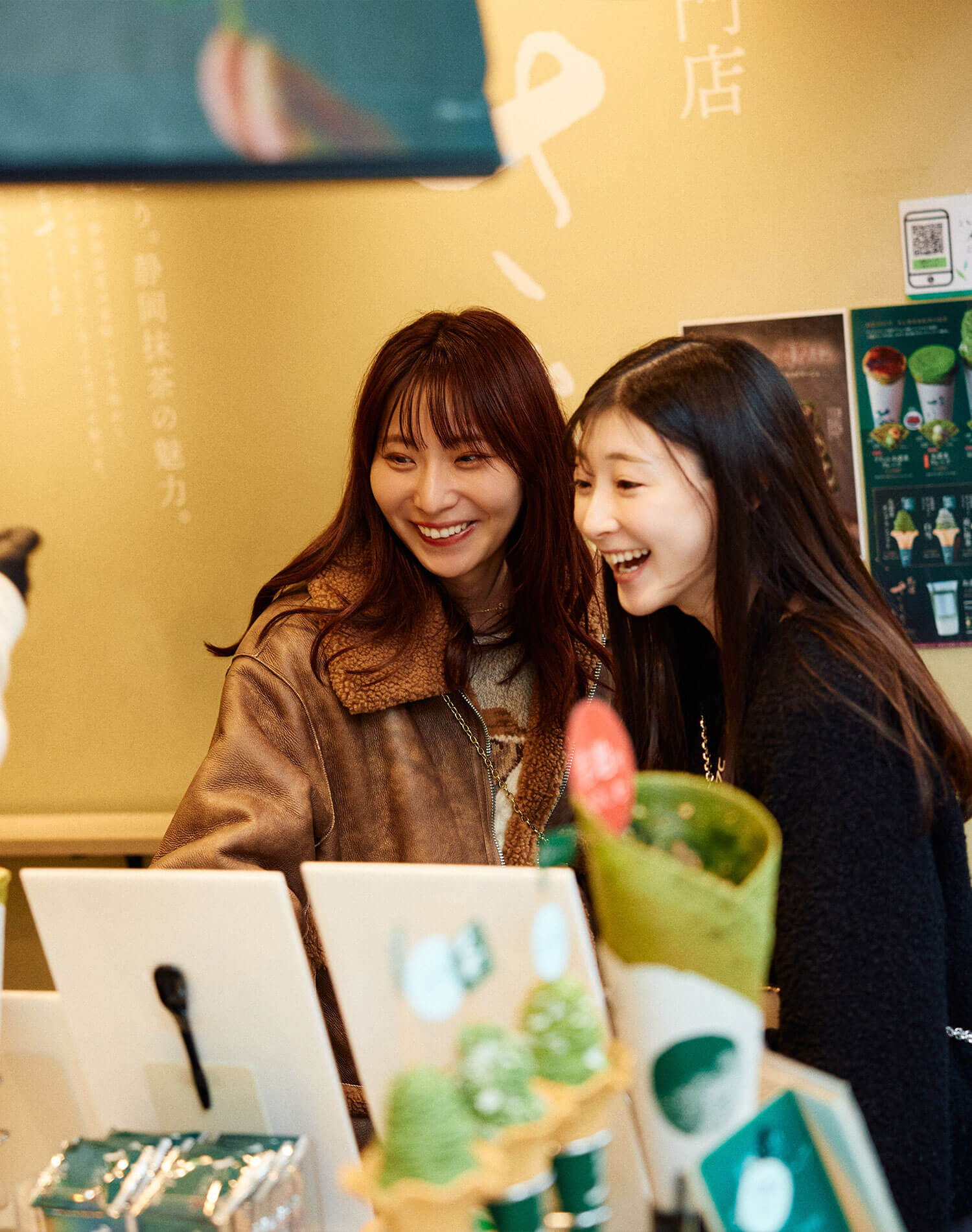 あやんぬの熱海満腹旅。街を歩いて、食べて、笑って、また食べる