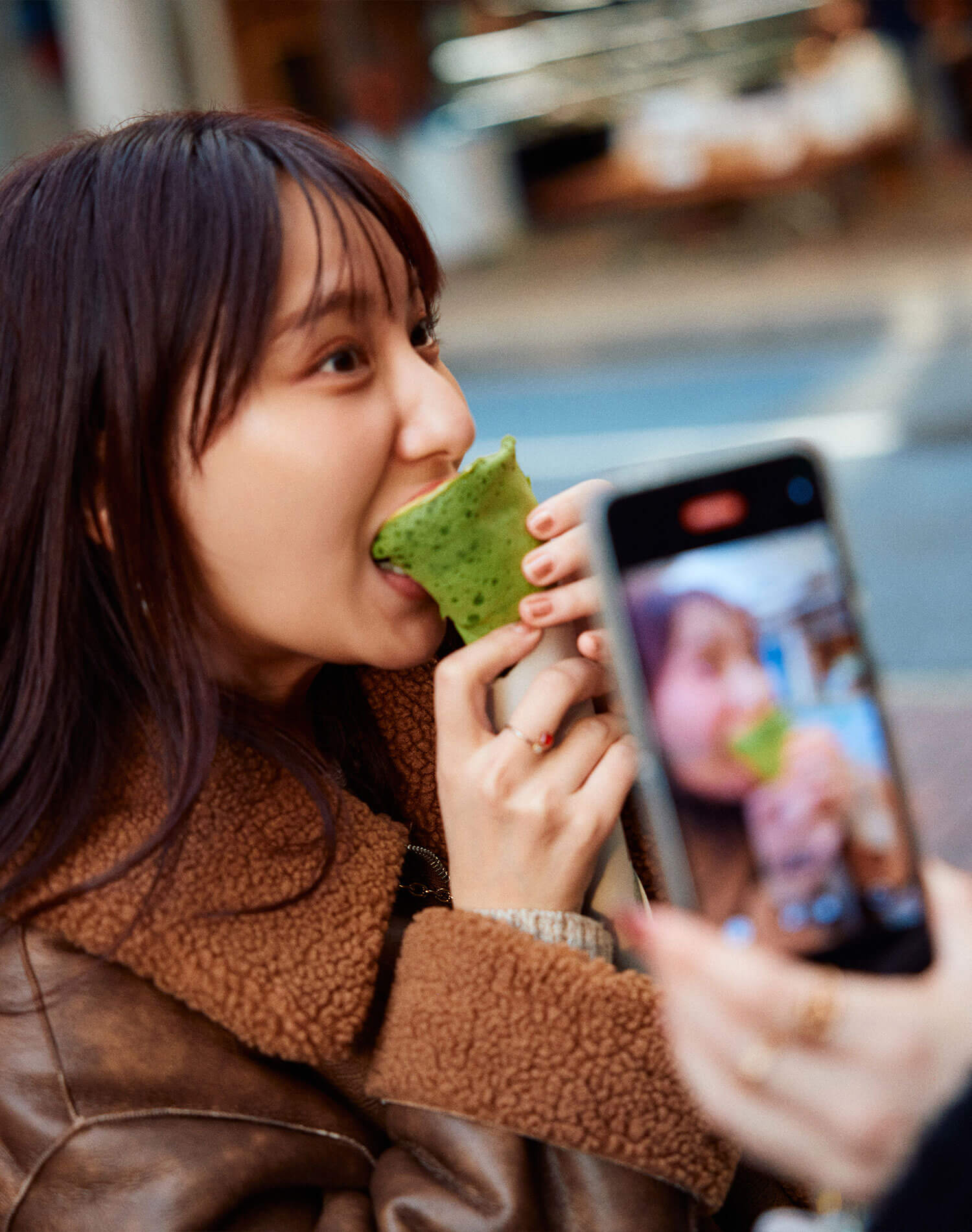 あやんぬの熱海満腹旅。街を歩いて、食べて、笑って、また食べる