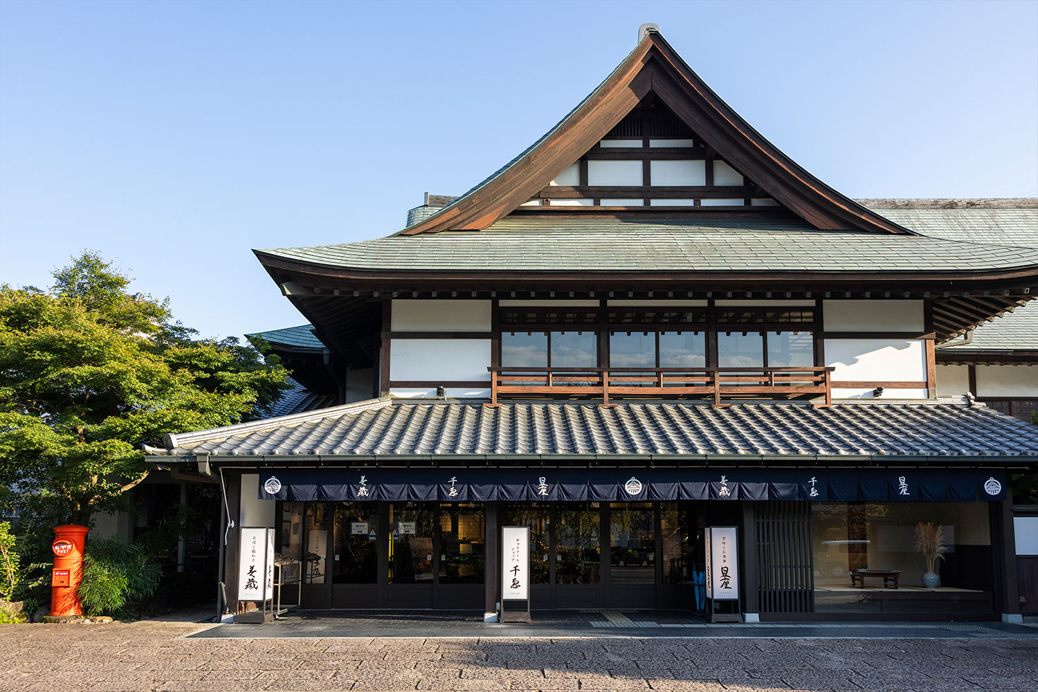 【前編】箱根旅の道中で寄り道したい『鈴廣かまぼこの里』で、“買う・食べる・選ぶ”