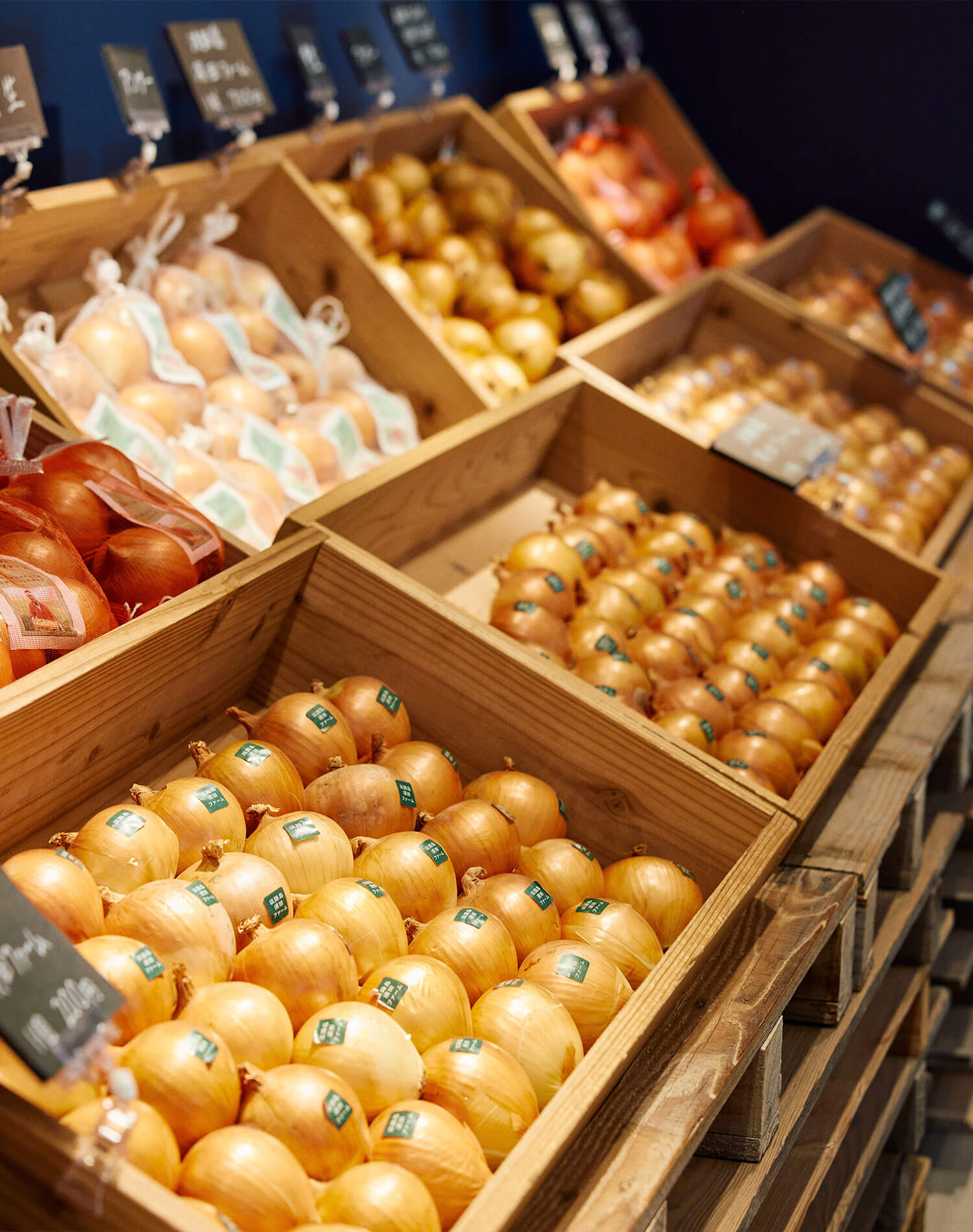 知って選んで持ち帰る。世にも珍しい玉ねぎのセレクトショップ『淡路島たまねぎ専門店」へ