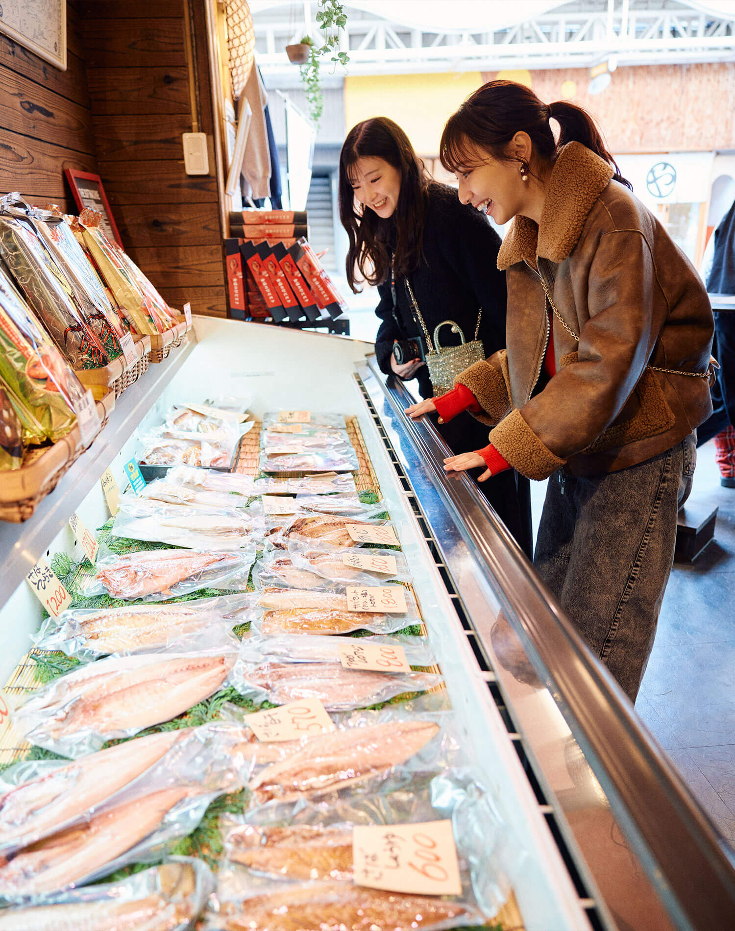 熱海で300年以上続く老舗が守る、干物という文化。『小沢ひもの店』が伝えたいこと。