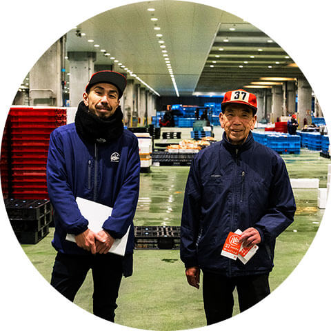 マルイケ水産 鮮魚仲買人 池淵貴光さんと、マルイケ水産 代表 池淵 信さん