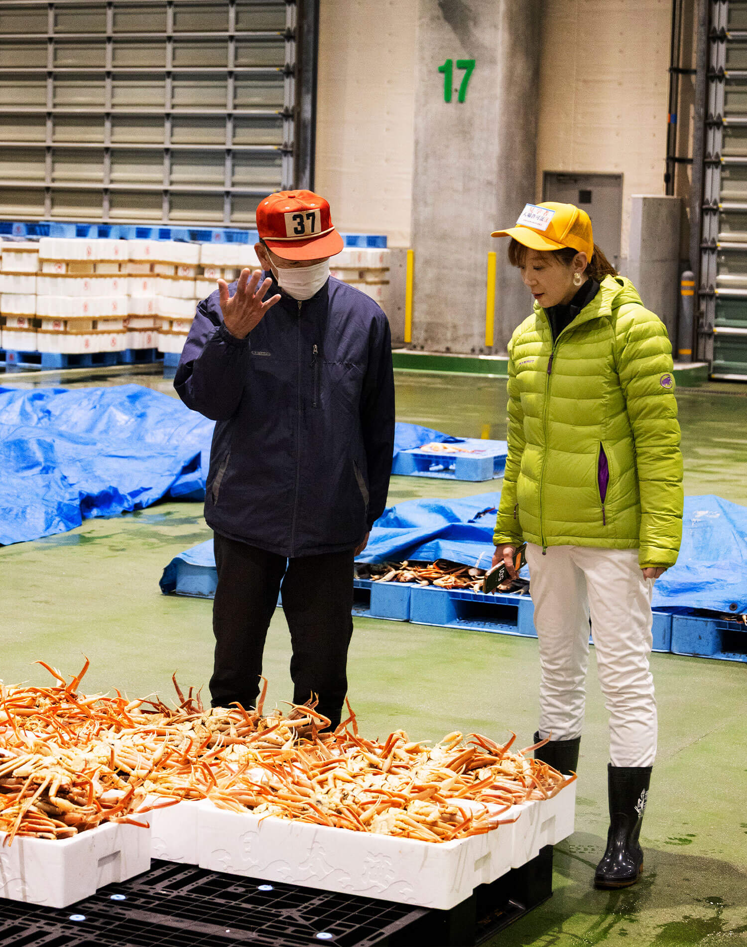競りが始まる前の場内
