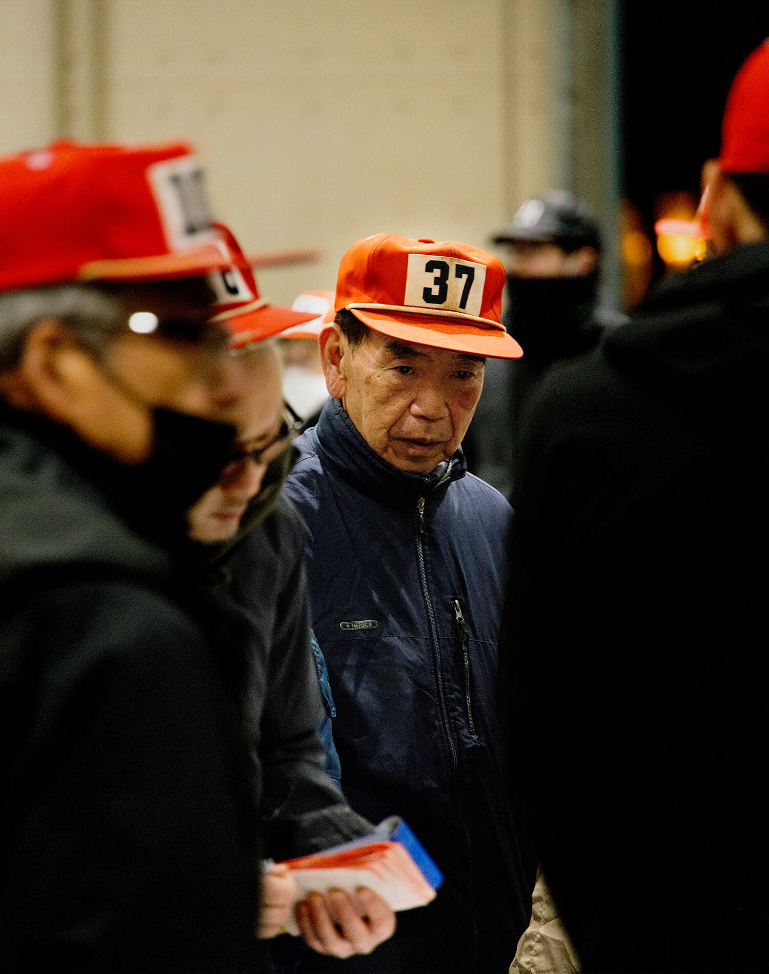 熟練の勝負師の顔になる池淵信さん