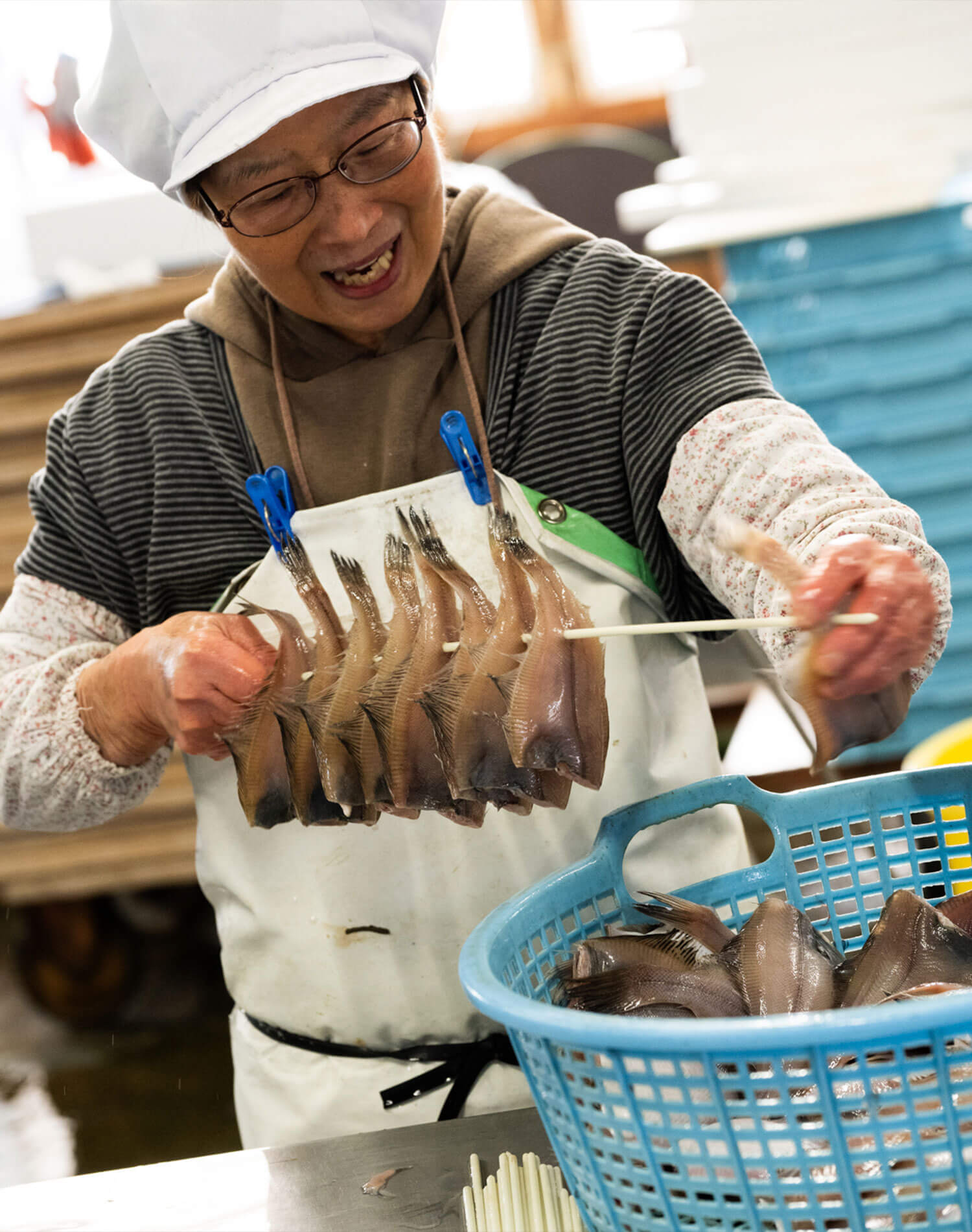 下処理を施すパートさん