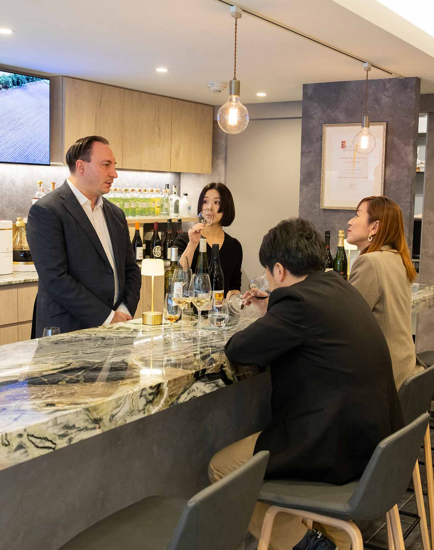 『ザ グラン リゾート プリンセス有馬』開催のワインフェアに向けた、ワイン選定テイスティング会へ