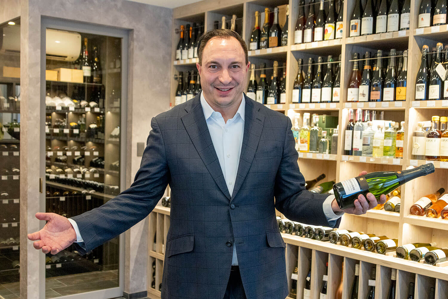 『ザ グラン リゾート プリンセス有馬』開催のワインフェアに向けた、ワイン選定テイスティング会へ