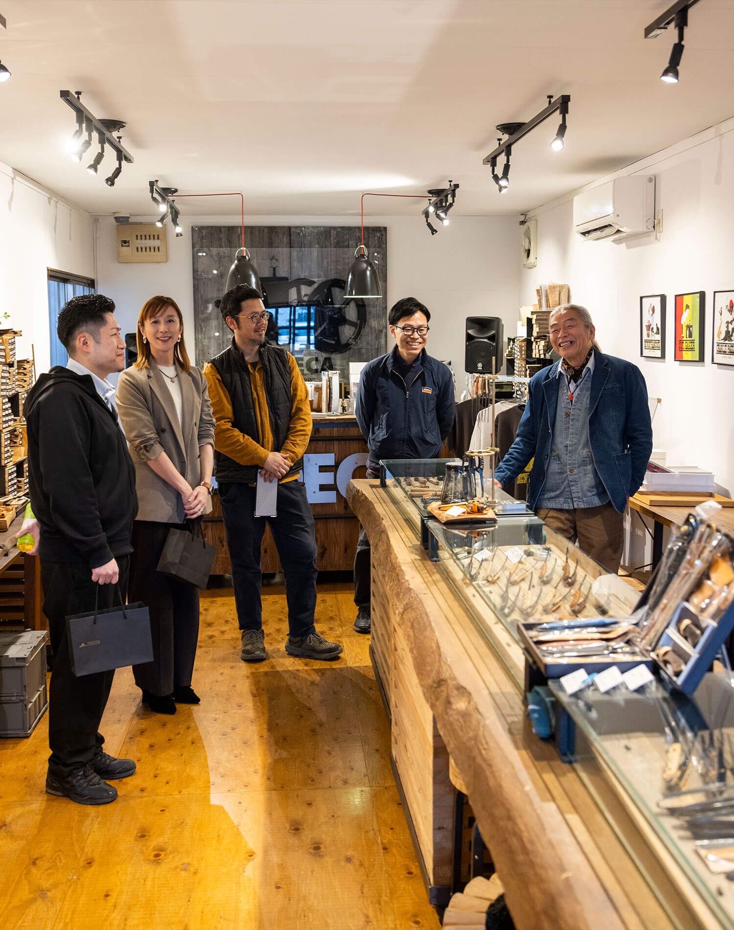 ファクトリーショップで歓談