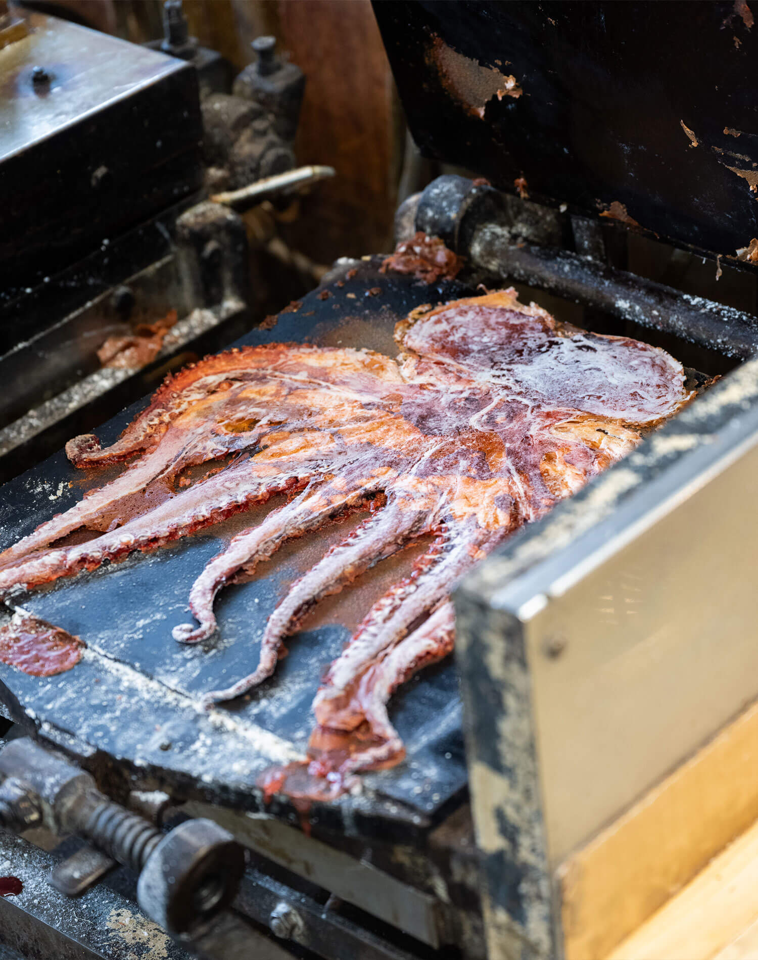 『やま高』名物 たこ姿焼き