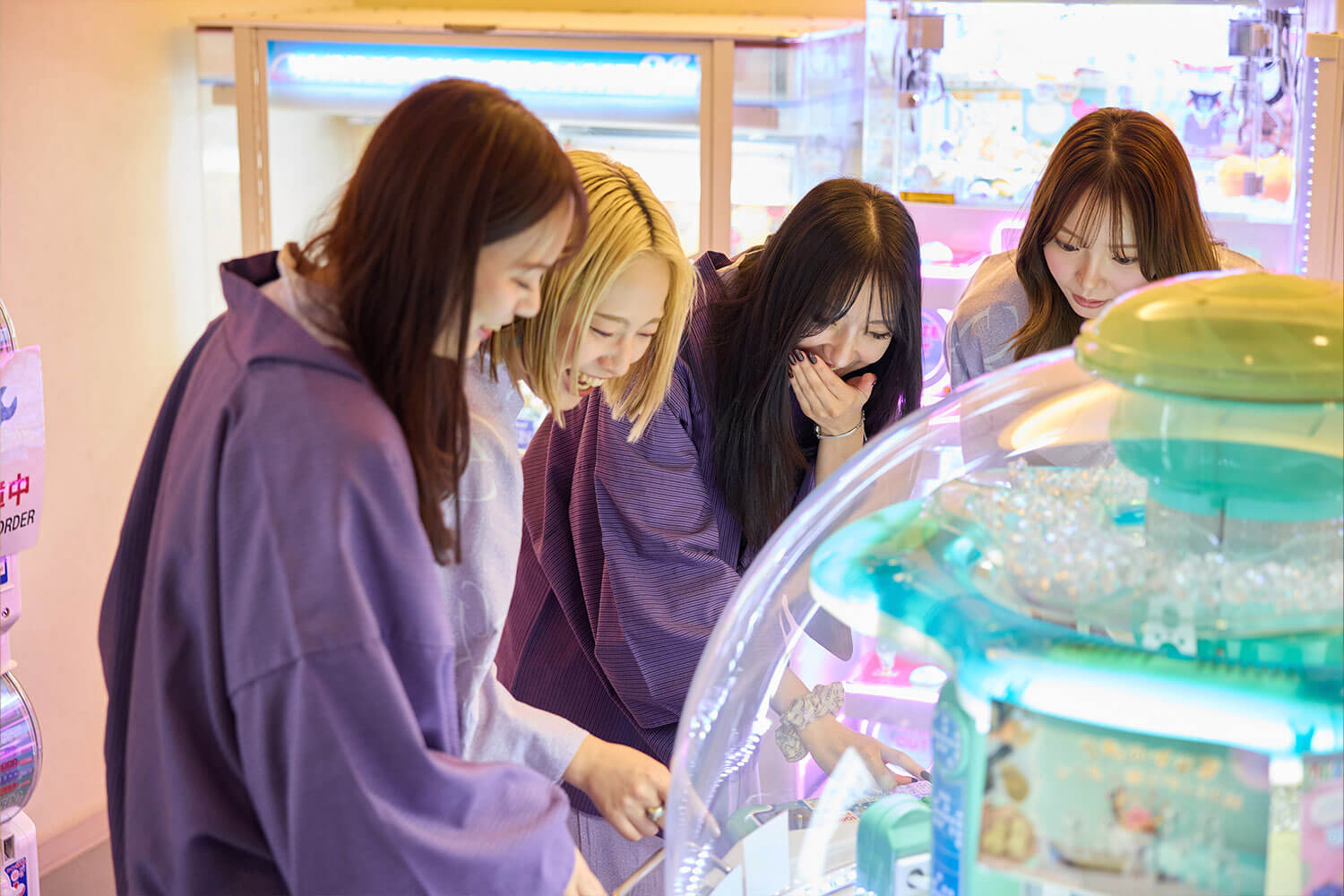 食後のゲームセンターで盛り上がる