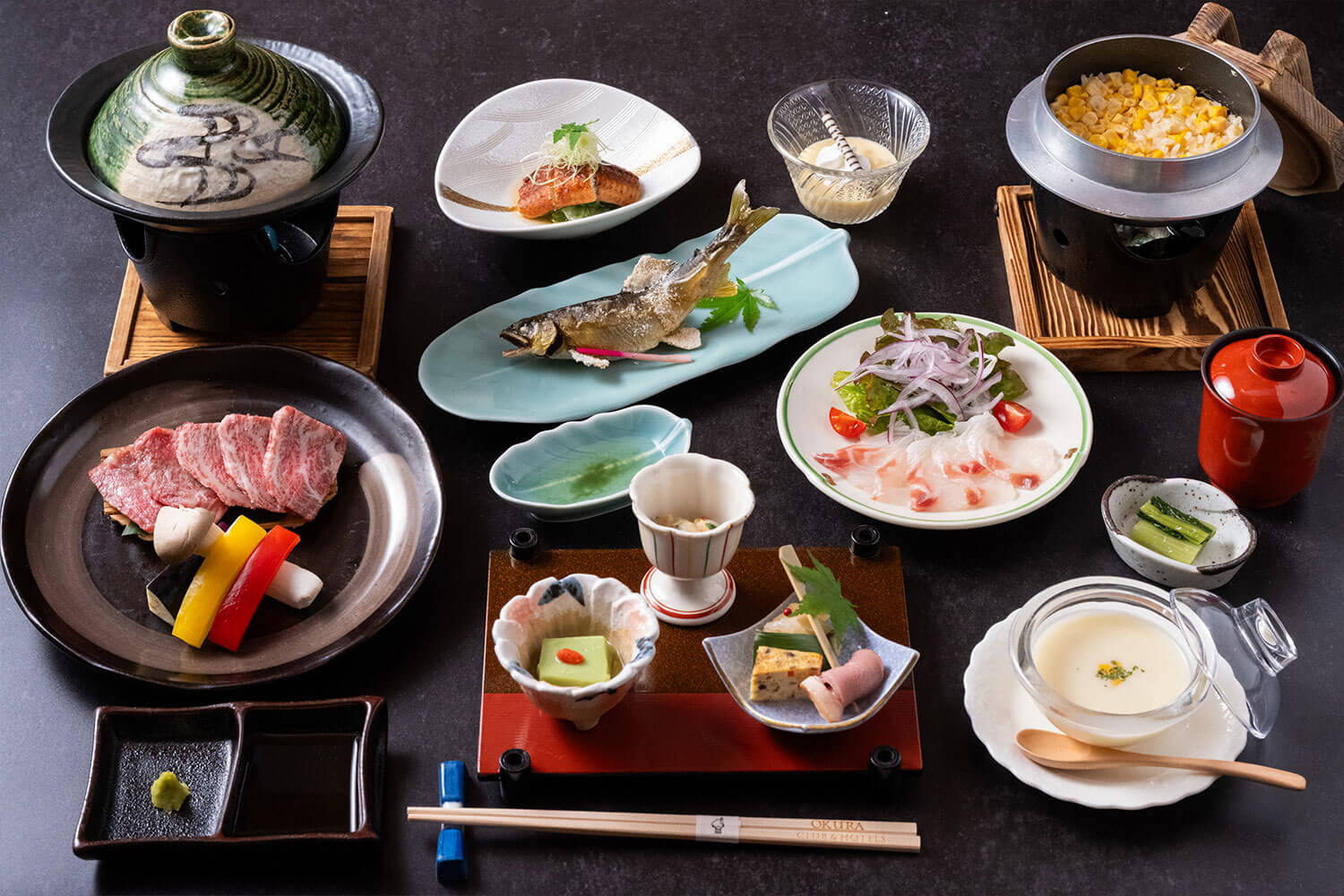 信州プレミアム和牛やオマール海老などの高級食材を盛り込んだ当ホテルの最上位コース〈極み御膳〉