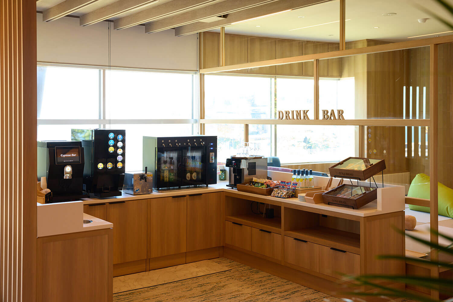 ウェルカムドリンクやスイーツなどのコーナー